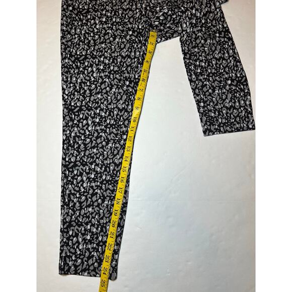Chicos Fabulously Slimming Tiger Print Pull-On Stretch Leggings Yoga Size 2 US L - Picture 3 of 7